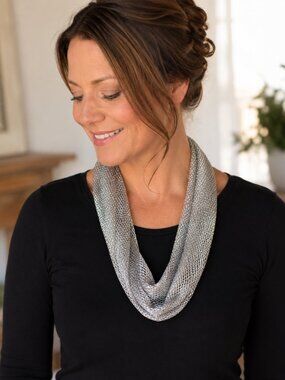 Silver Metallic Mesh Infinity Scarf Necklace Magnetic Clasp Sparkle Fashion Scar